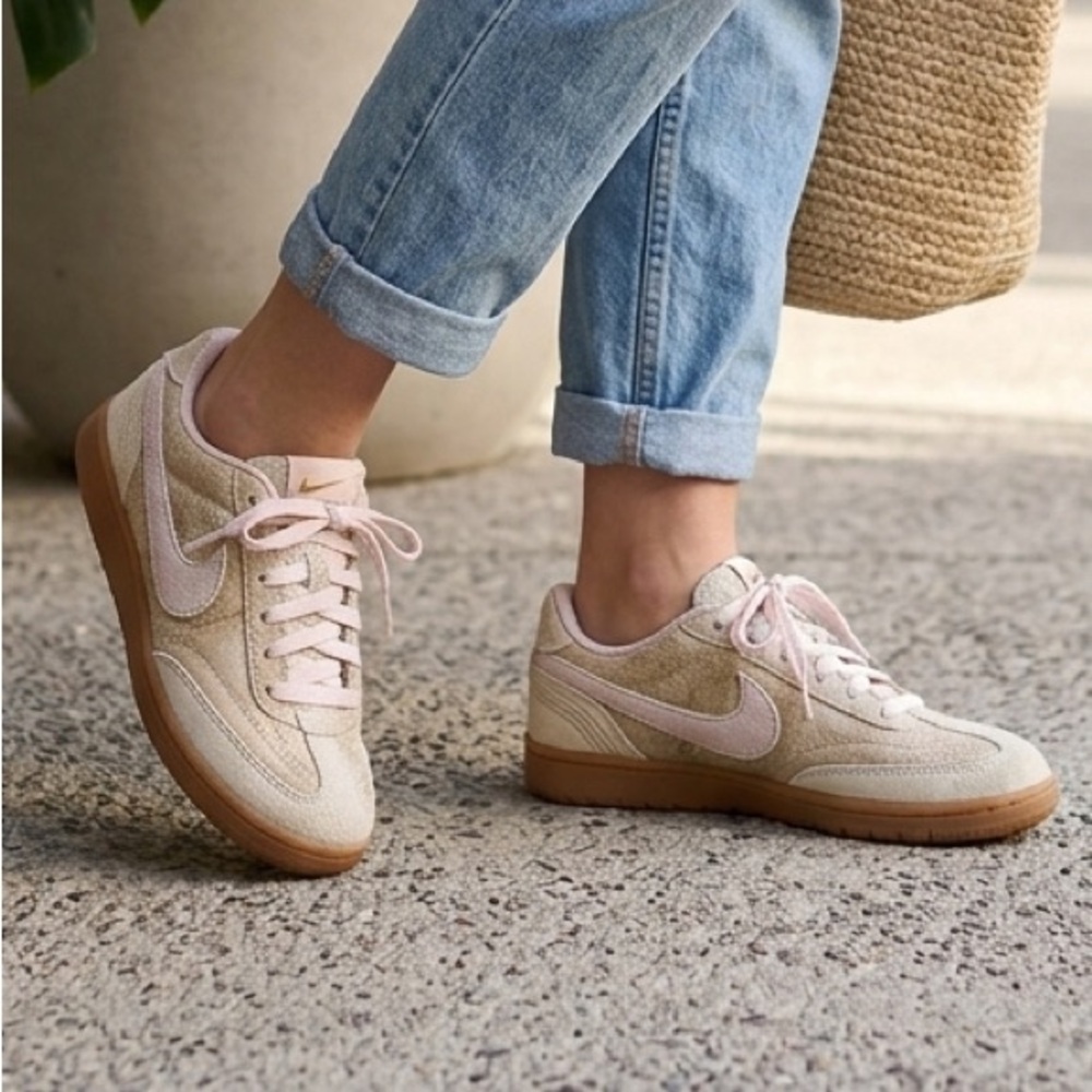 Nike | Cheyenne Air Shoes light pink | size 8,5